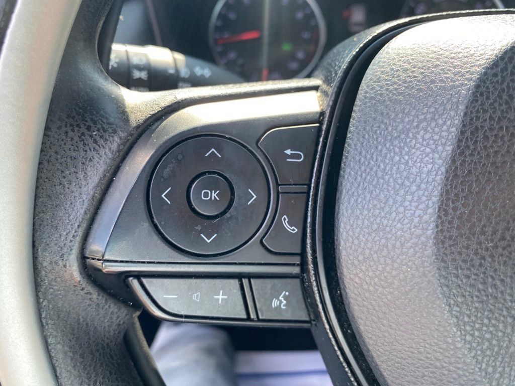 Used 2021 Toyota RAV4 XLE FWD image 28