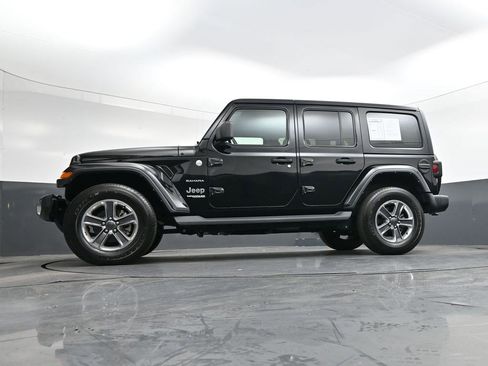 Used 2022 Jeep Wrangler Unlimited Sahara w/ Dual Top Group image 44