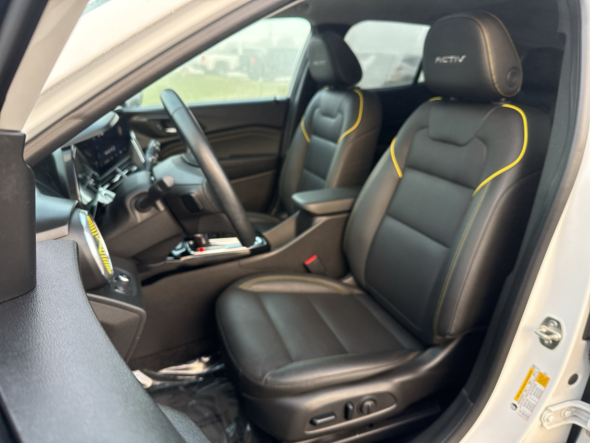 Used 2024 Chevrolet Trax ACTIV w/ Sunroof Package FWD image 10
