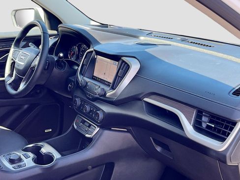 Used 2024 GMC Terrain Denali AWD/4WD image 30