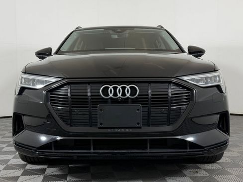 Used 2022 Audi e-tron Premium w/ Convenience Plus Package image 6