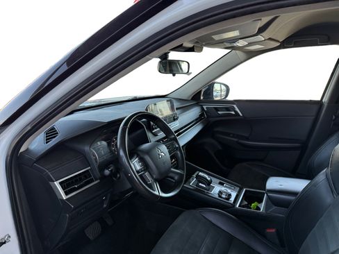 Used 2024 Mitsubishi Outlander SE FWD image 9