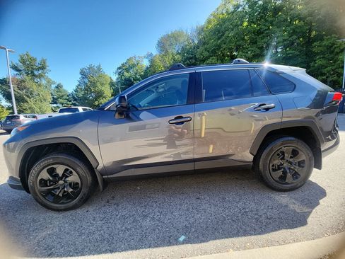 Used 2019 Toyota RAV4 LE AWD/4WD image 23