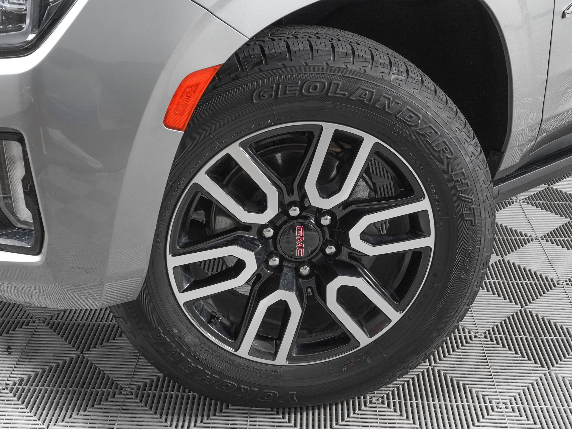 Used 2023 GMC Yukon AT4 AWD/4WD image 33