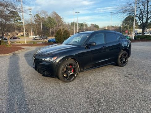 Used 2024 Alfa Romeo Stelvio Veloce image 1