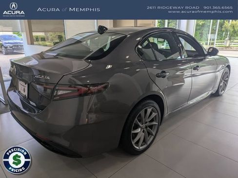 Used 2025 Alfa Romeo Giulia AWD w/ Driving Assist Package image 7