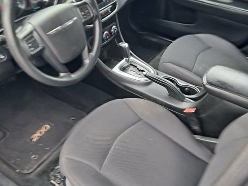 Used 2013 Chrysler 200 LX FWD image 4