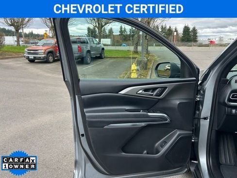 Certified 2025 Chevrolet Traverse LT w/ Sun and Wheel Package image 19