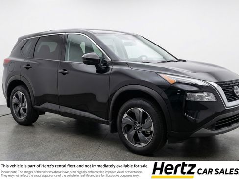 Used 2025 Nissan Rogue SV image 1