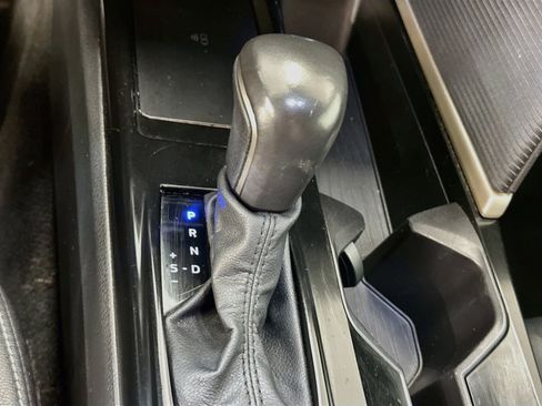 Used 2025 Toyota Camry SE FWD image 25