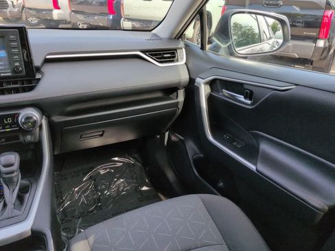 Used 2020 Toyota RAV4 XLE FWD image 16