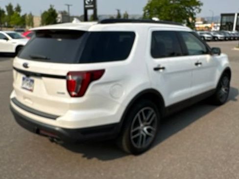 Used 2018 Ford Explorer Sport AWD/4WD image 4