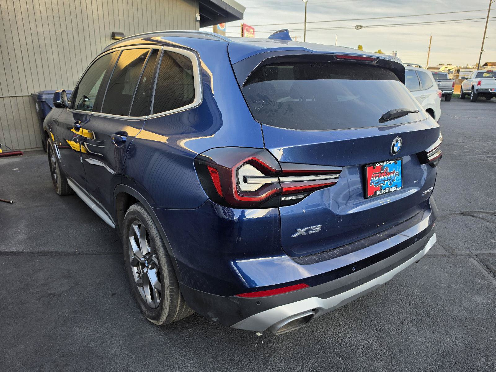 Used 2022 BMW X3 xDrive30i w/ Premium Package 2 AWD/4WD image 2