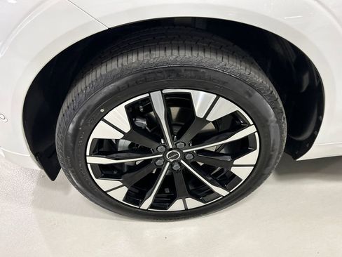 Used 2026 Volvo XC60 B5 Plus w/ Protection Package Premier AWD/4WD image 8