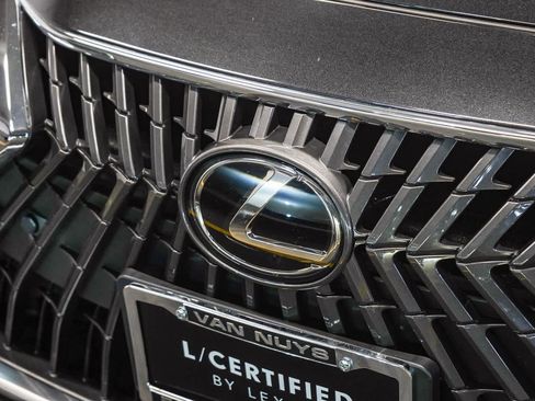 Certified 2025 Lexus ES 300h w/ Premium Package image 8