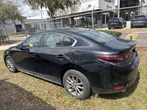 Used 2021 MAZDA MAZDA3 s image 4