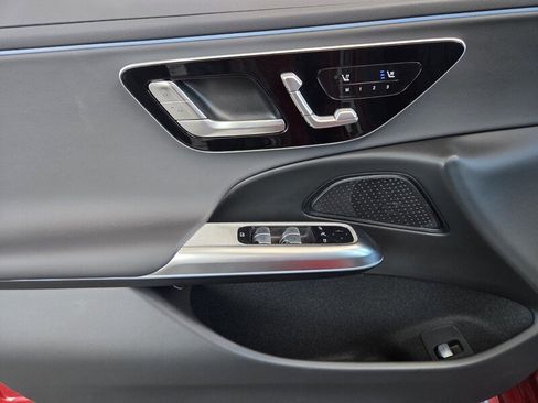 New 2026 Mercedes-Benz E 350 4MATIC Sedan image 21