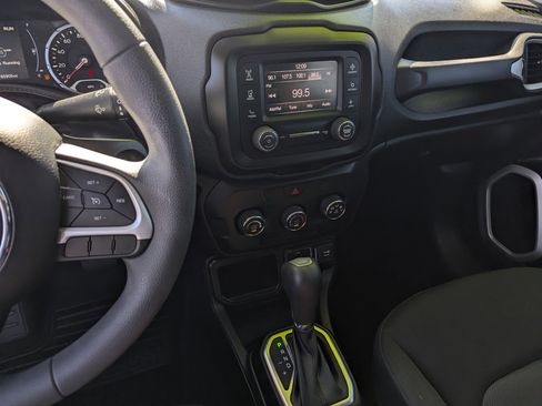 Used 2020 Jeep Renegade Sport image 10