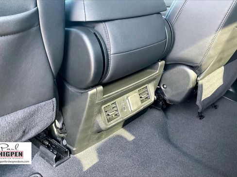 Used 2025 GMC Sierra 1500 SLT image 33