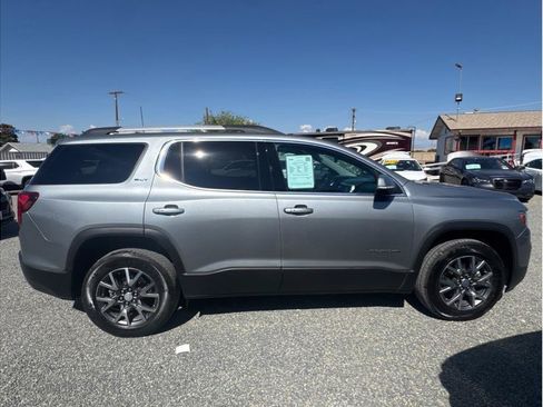 Used 2023 GMC Acadia SLT FWD image 4