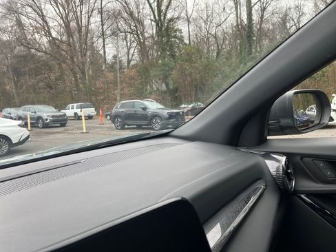 Used 2025 Chevrolet Equinox LT image 35