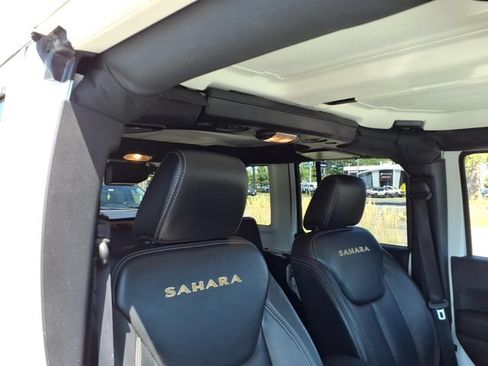 Used 2015 Jeep Wrangler Unlimited Sahara w/ Dual Top Group AWD/4WD image 20