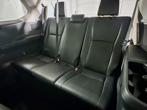 Used 2025 Toyota Grand Highlander FWD image 28