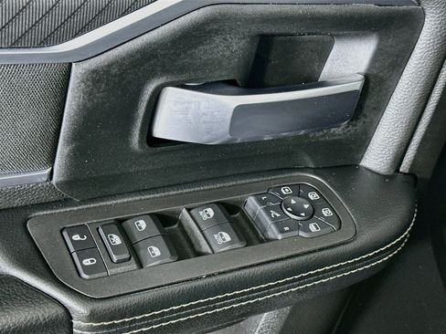 Used 2025 RAM 2500 Big Horn AWD/4WD image 15