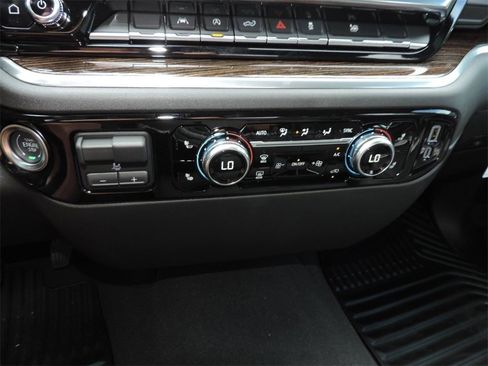 New 2025 GMC Sierra 1500 Elevation image 21