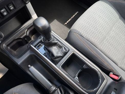 Used 2019 Toyota Tacoma SR5 RWD image 20
