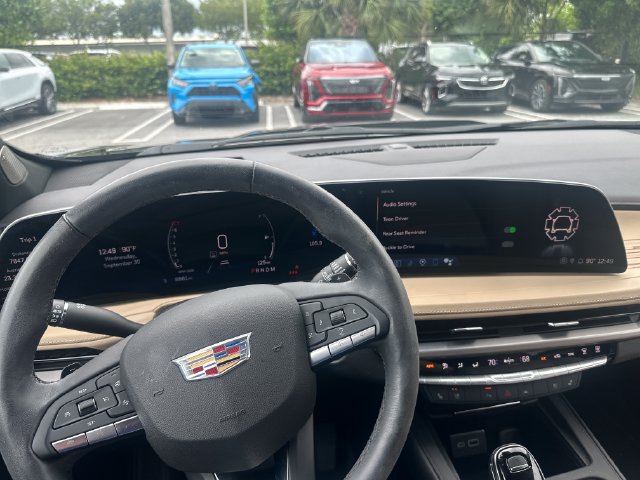 Used 2024 Cadillac XT4 Premium Luxury FWD image 12