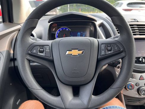Used 2016 Chevrolet Trax LT w/ LT Sun and Sound Package AWD/4WD image 16