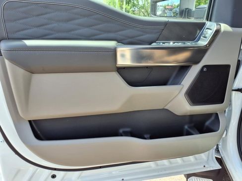 Used 2025 Ford F450 Platinum w/ Platinum Plus Package image 15