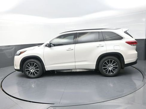Used 2018 Toyota Highlander SE AWD/4WD image 43
