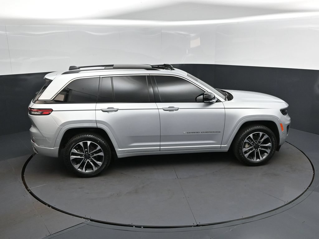 Used 2023 Jeep Grand Cherokee Overland RWD image 35