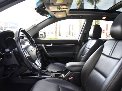 Used 2015 Kia Sorento SX image 17