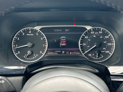 Used 2024 Nissan Pathfinder SV image 35