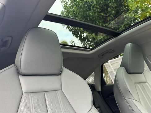 New 2025 Audi Q5 Prestige image 16