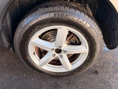 Used 2017 Ford Explorer XLT w/ Equipment Group 202A image 47