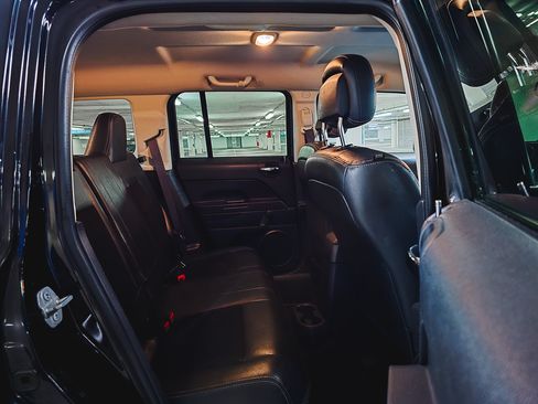 Used 2017 Jeep Patriot Sport FWD image 31