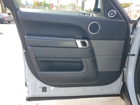 Used 2017 Land Rover Range Rover Sport HSE image 13