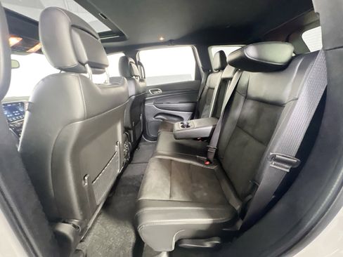 Used 2022 Jeep Grand Cherokee Laredo X image 25