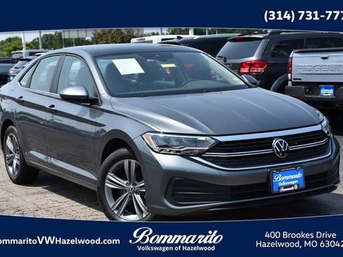 Certified 2023 Volkswagen Jetta SE w/ Panoramic Sunroof Package FWD image 1