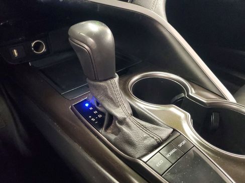 Used 2022 Toyota Camry SE image 28