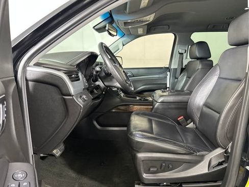 Used 2018 Chevrolet Suburban LT image 11