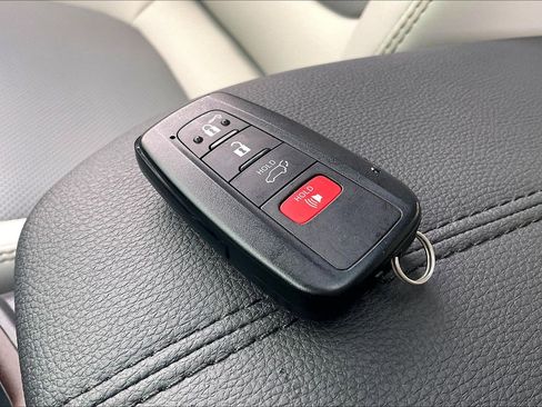 Used 2025 Toyota RAV4 Limited image 14