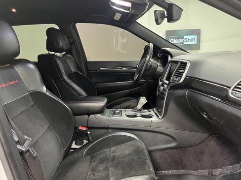Used 2017 Jeep Grand Cherokee Trailhawk AWD/4WD image 57