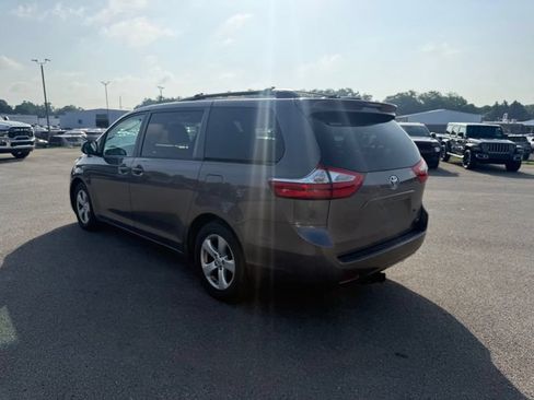 Used 2016 Toyota Sienna LE FWD image 8