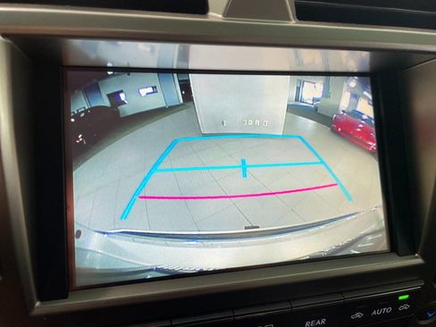 Used 2015 Lexus GX 460 image 39