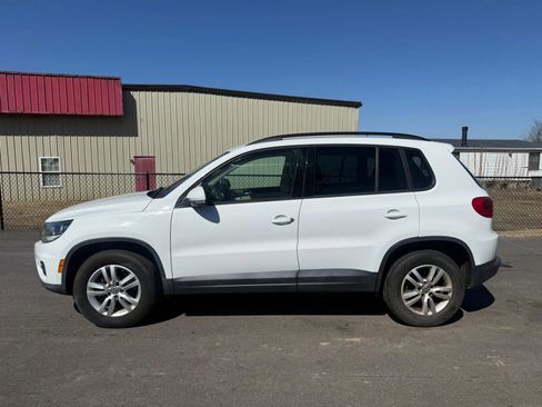 Used 2016 Volkswagen Tiguan S FWD image 11